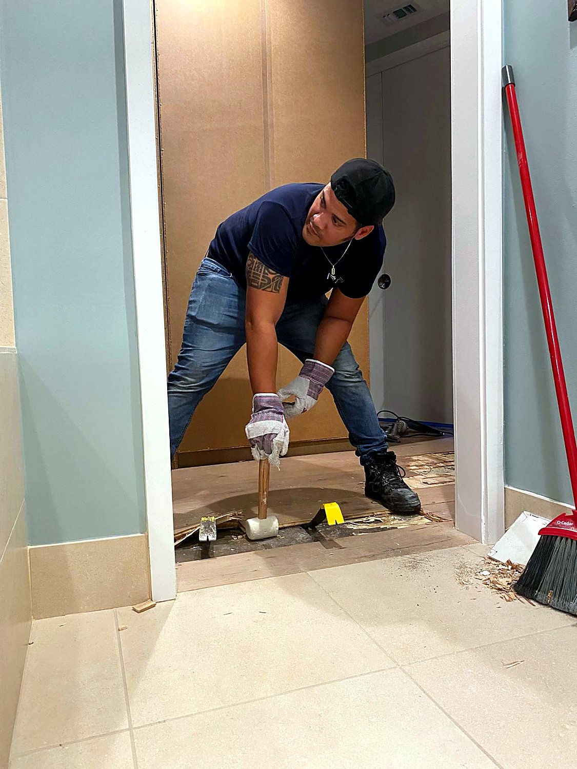 Trabajo de acabados en interiores